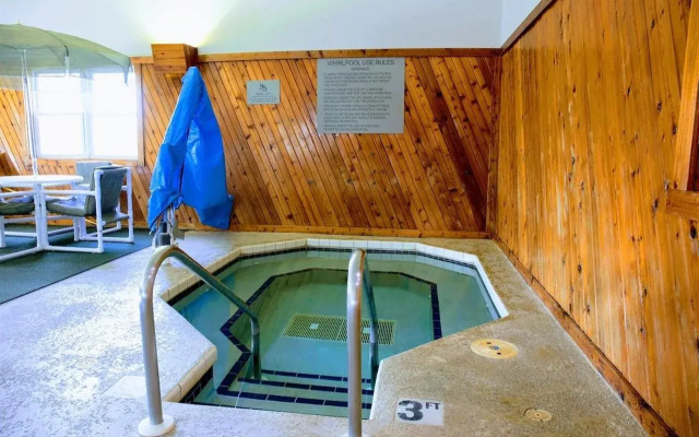 Country Inn & Suites by Radisson, Sparta, WI