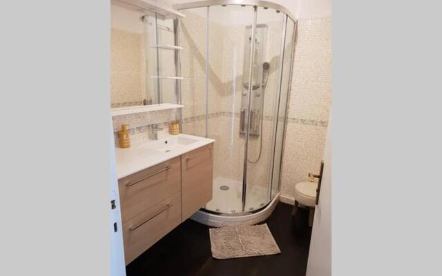 Charmante maison de ville F3 avec garage et cour