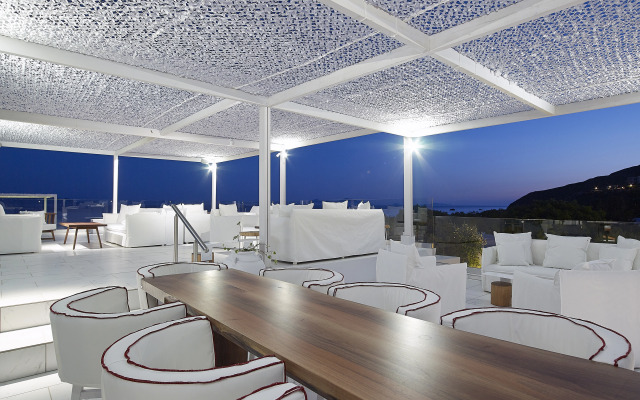 Dimitra Beach Hotel & Suites