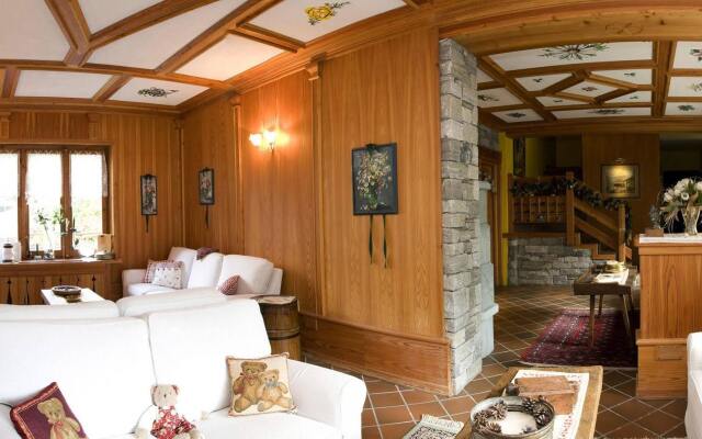 ALBERGO ALPENROSE Ski&Bike Mountain Hotel
