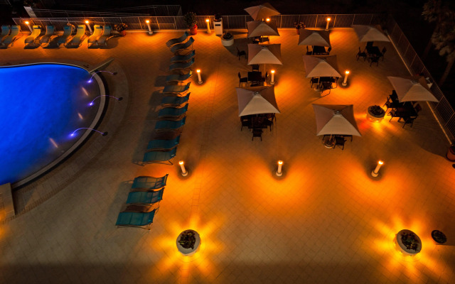 Holiday Inn Express & Suites Panama City Beach - Beachfront by IHG