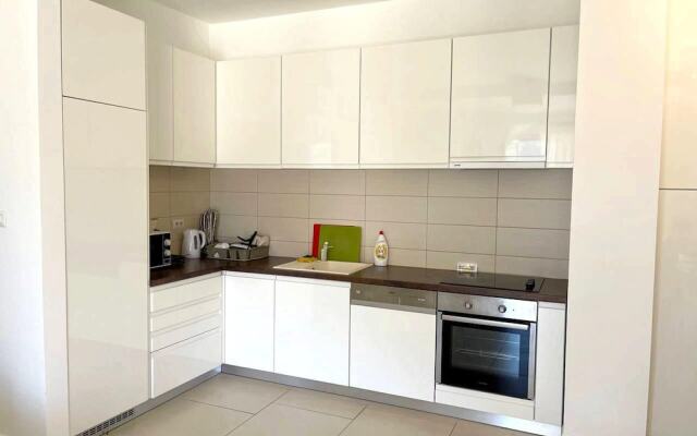 Impeccable 1-bed Apartment in Morinj