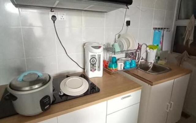 Cameron's Square Apartment