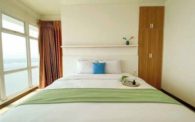 Best Homey And Spacious 3Br At Green Bay Condominium Apartment