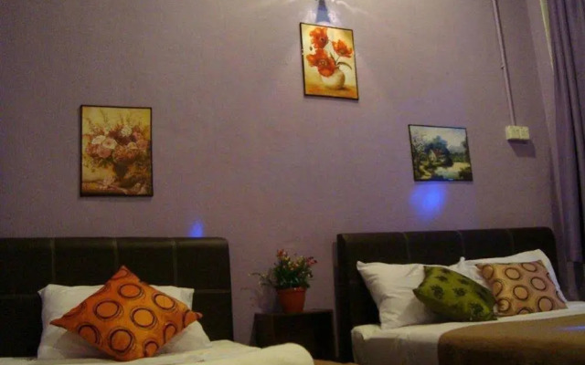 River Golden House - Hostel