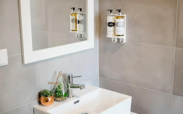 Chimney Luxury House with AC