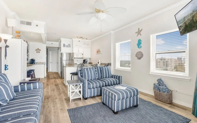 Tradewinds 1301 Beachfront Top-floor