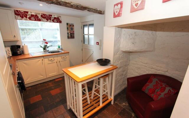 Commonhall Apartments - Character - City Centre - Three Storey