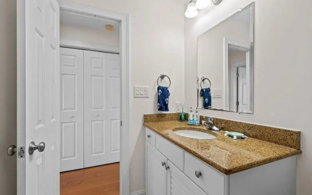 Downeast Retreat 4 Bedroom Home by RedAwning