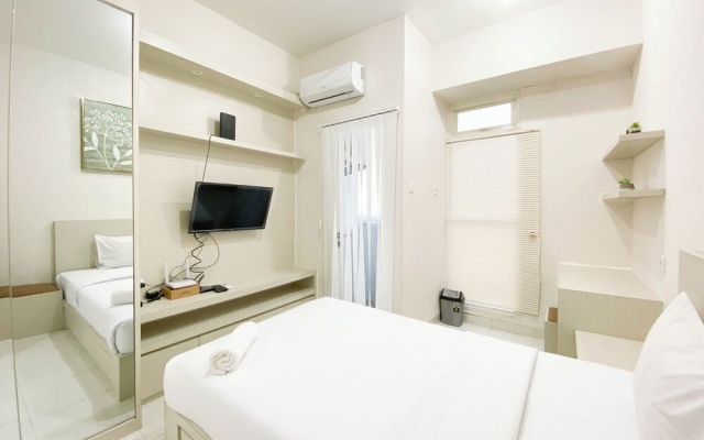 Minimalist And Homey Studio Room At Amartha View Apartment – Guest Rooms – Semarang