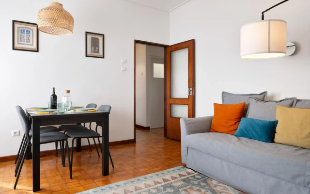 ! Luminous 2BR Top Floor ! Praça da República