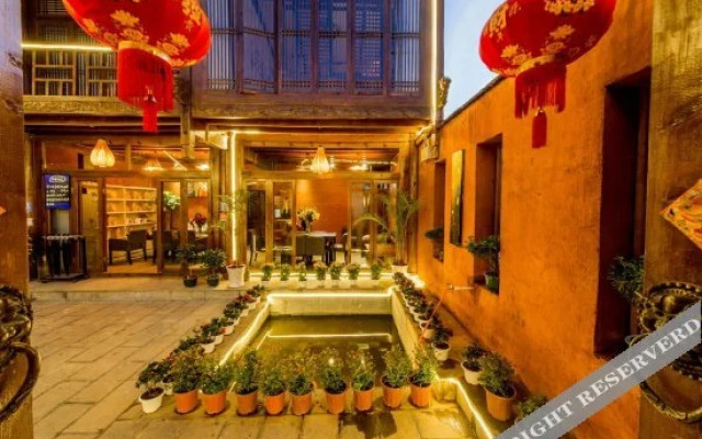 Yangguang Huashe Boutique Hostel