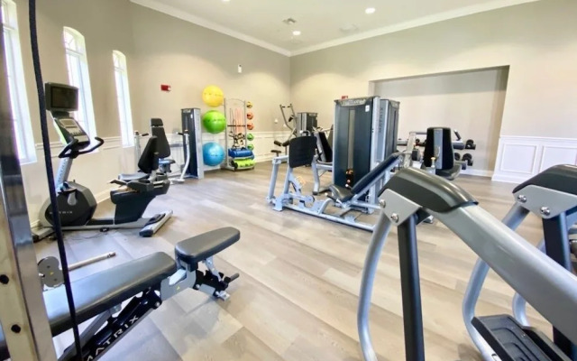 Luxury Oasis 3 Bedroom Condo by RedAwning