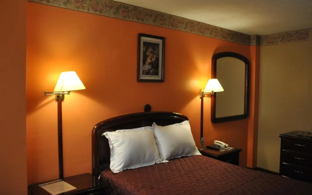 Hotel Makroz