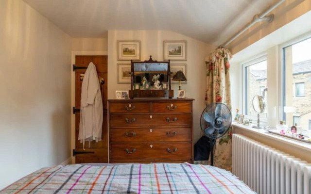 Charming 3-bed House in Halifax w/ Private Garden