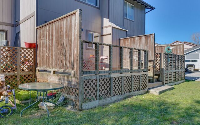 Airy Fortuna Apartment With Deck!