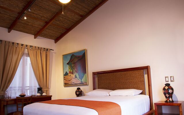Estrada Hotel & Bistro