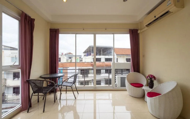 OYO 75350 Hole In One Bar Hotel