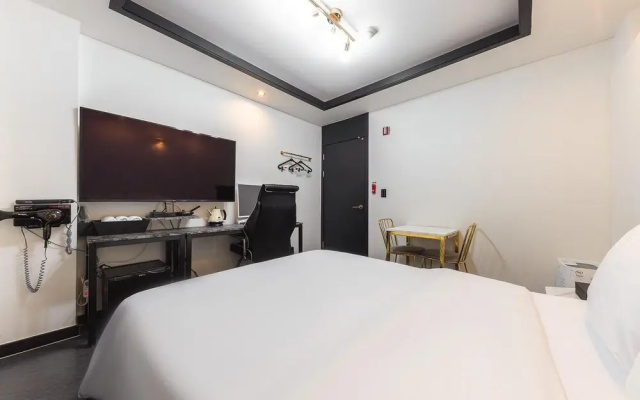 Gunsan THE BRIDGE HOTEL