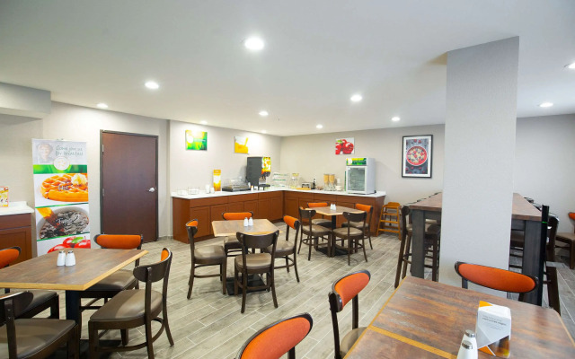 Quality Inn & Suites Hammond Near I-8090