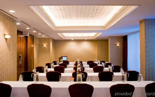 Cambridge Suites Toronto