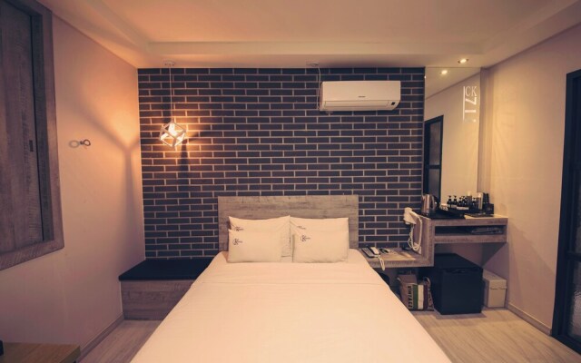 CK Hotel