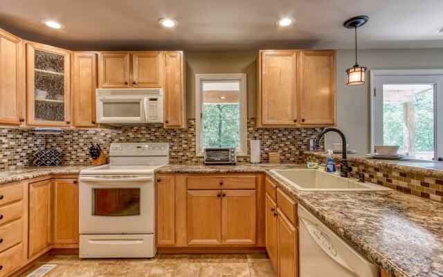 Deer & Doe by HoneyBearCabins