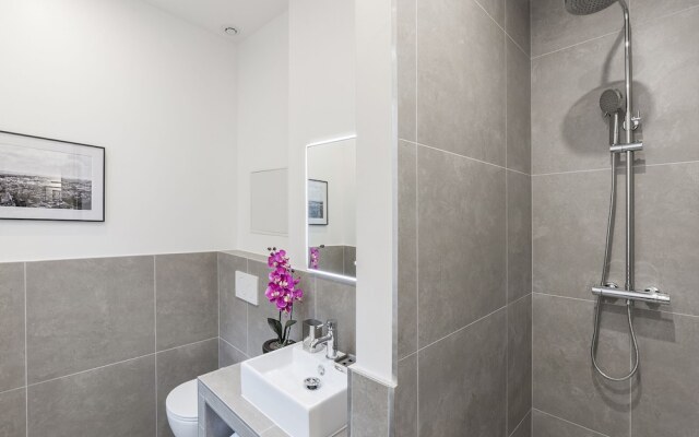 LUX 3BDR Arc de Triomphe I by Livinparis