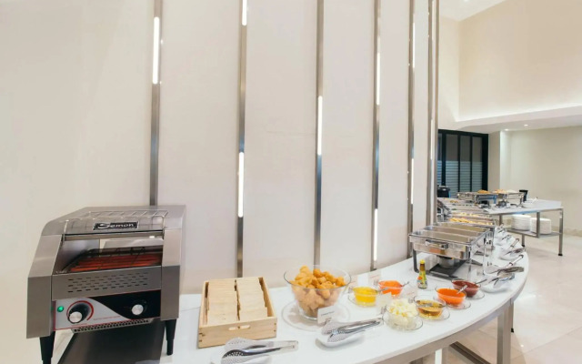 Thomson Hotel Huamark