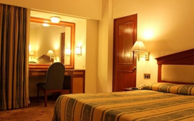 Hotel Maple Inn