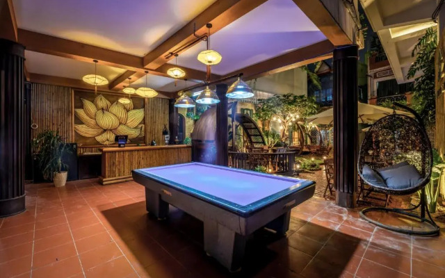 Mira Hotel