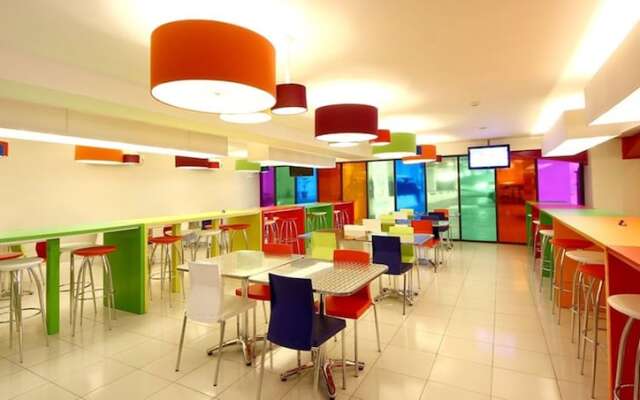 Pop! Hotel Festival City Link Bandung