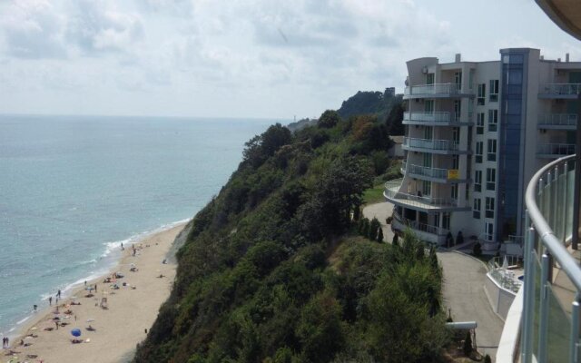 Silver Beach Apart Complex