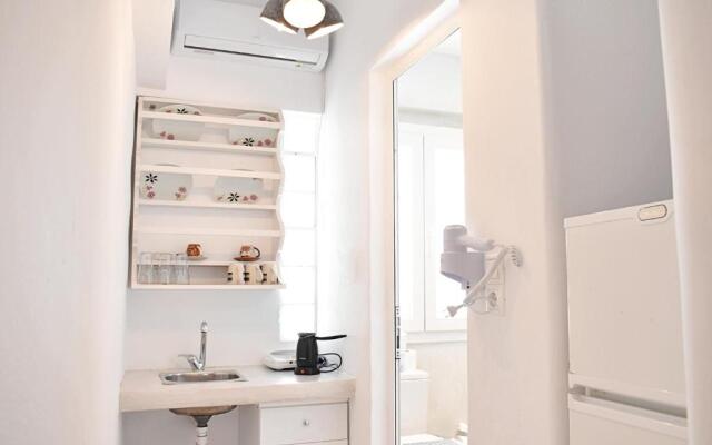 Tzamaros Studios Kythnos