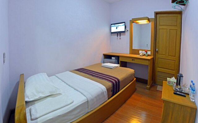 Wut Hmon Thit Motel