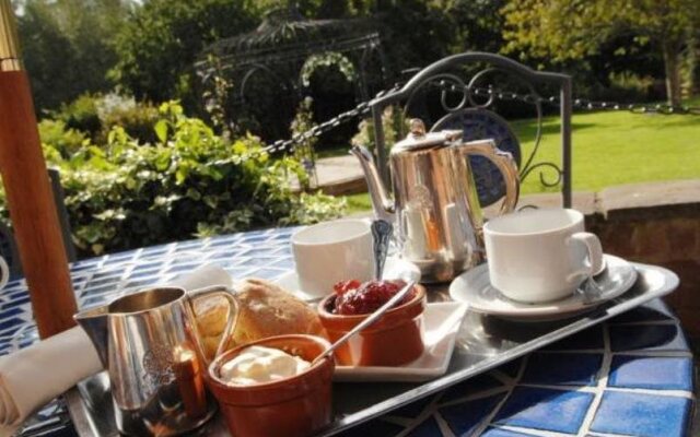 Fox & Hounds Country Hotel