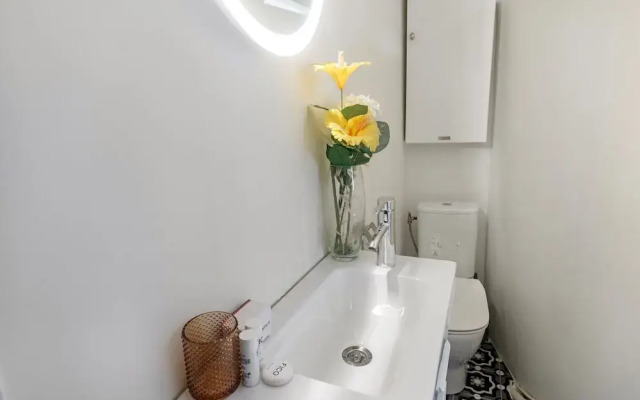 Mattoni in Menton With 1 Bedrooms and 1 Bathrooms