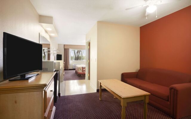 Super 8 Marana/tucson Area