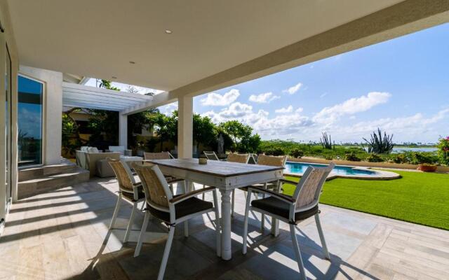 Ocean View! Fully Renovated Villa, Private Pool!