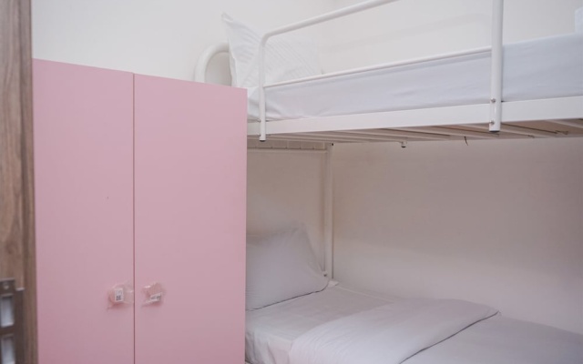 Simple Look 3Br Apartment Near Aeon Mall At Sky House Bsd – Guest Rooms – Legok