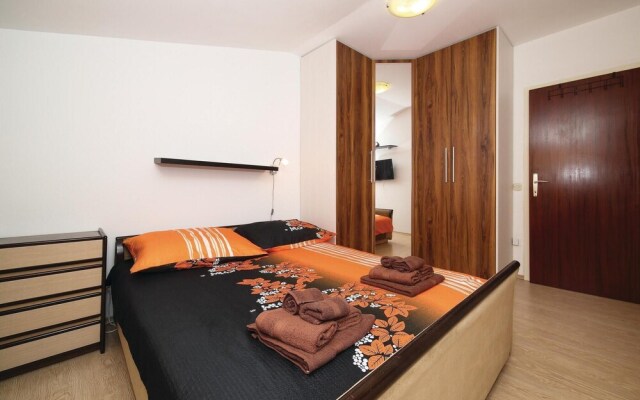 Awesome Home in Kastel Kambelovac With Wifi and 3 Bedrooms