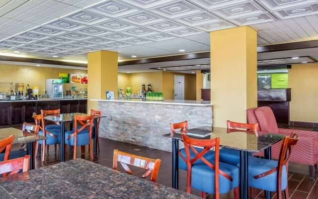 Quality Inn & Suites near Robins Air Force Base