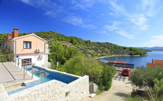 Holiday house Niso - with pool Cove Mikulina luka (Vela Luka), Island Korcula