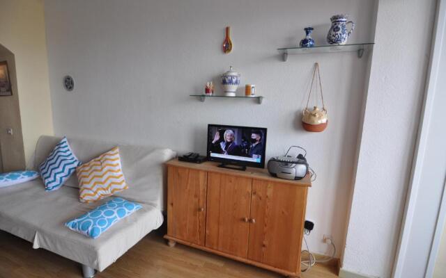 RNET - IR 7-42 Studios Roses Costa Brava