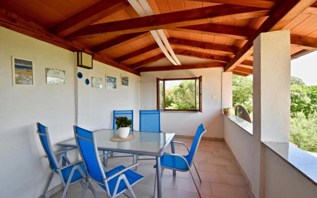 Relaxing holiday house with terrace sea view