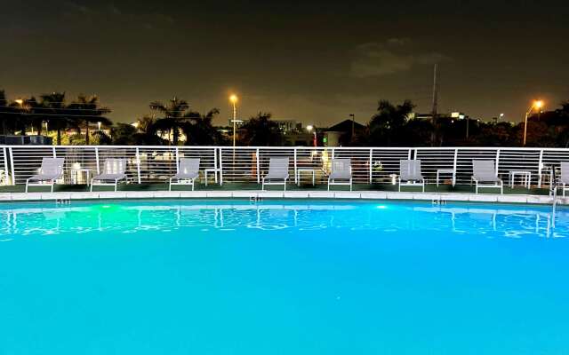 Nuvo Suites Hotel