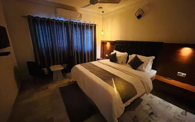 Hotel 7 Cr