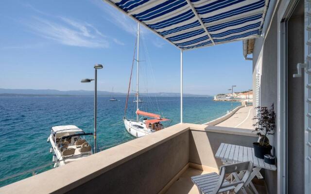 Exclusive Boutique Seaside Suites