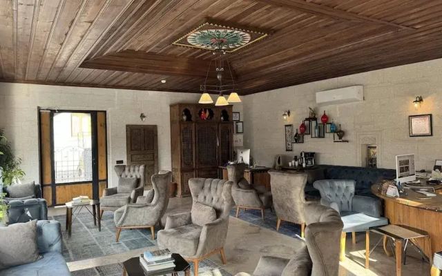Design Cave Hotel