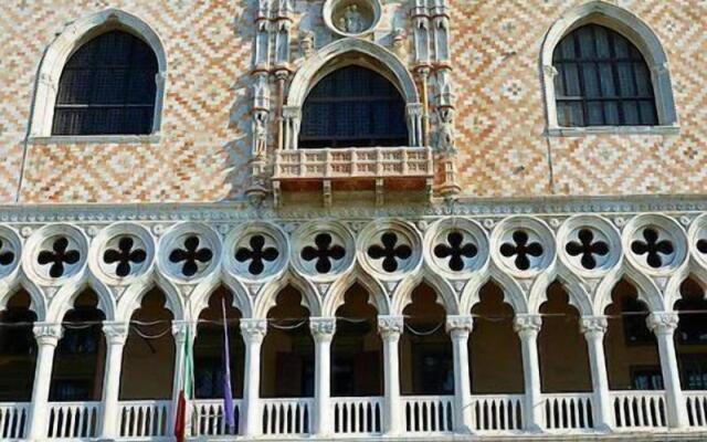 Palazzo Orseolo - Gondola View